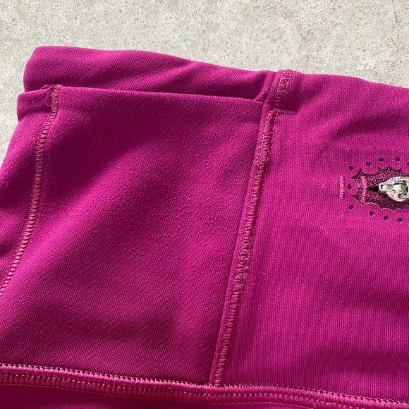 Lululemon Fast Times 17" Crop in Deep Fushia - Picture 13 of 16